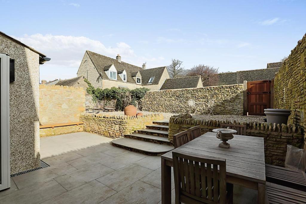 Luxury Cotswold Cottage With Hot Tub In Stow On The Wold! Exteriér fotografie